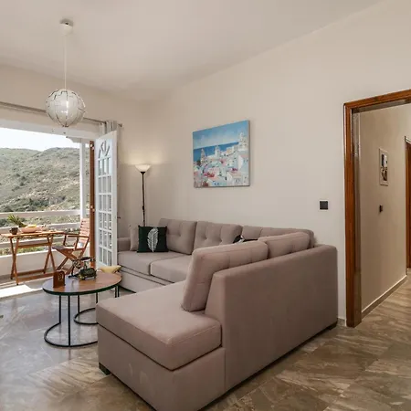 White Edge * Adamantas (Milos)