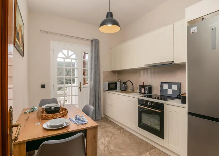 White Edge Apartman Adámasz