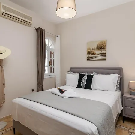 아파트 White Edge 아다마스