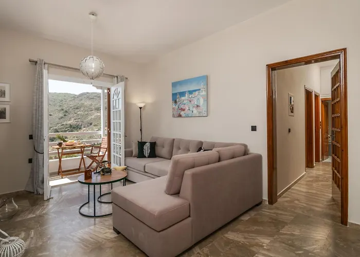 White Edge * Adamantas (Milos)