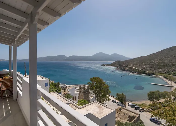 White Edge * Adamantas (Milos)